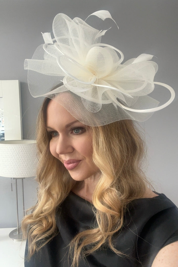 Alexis Ivory Veil & Loop Fascinator