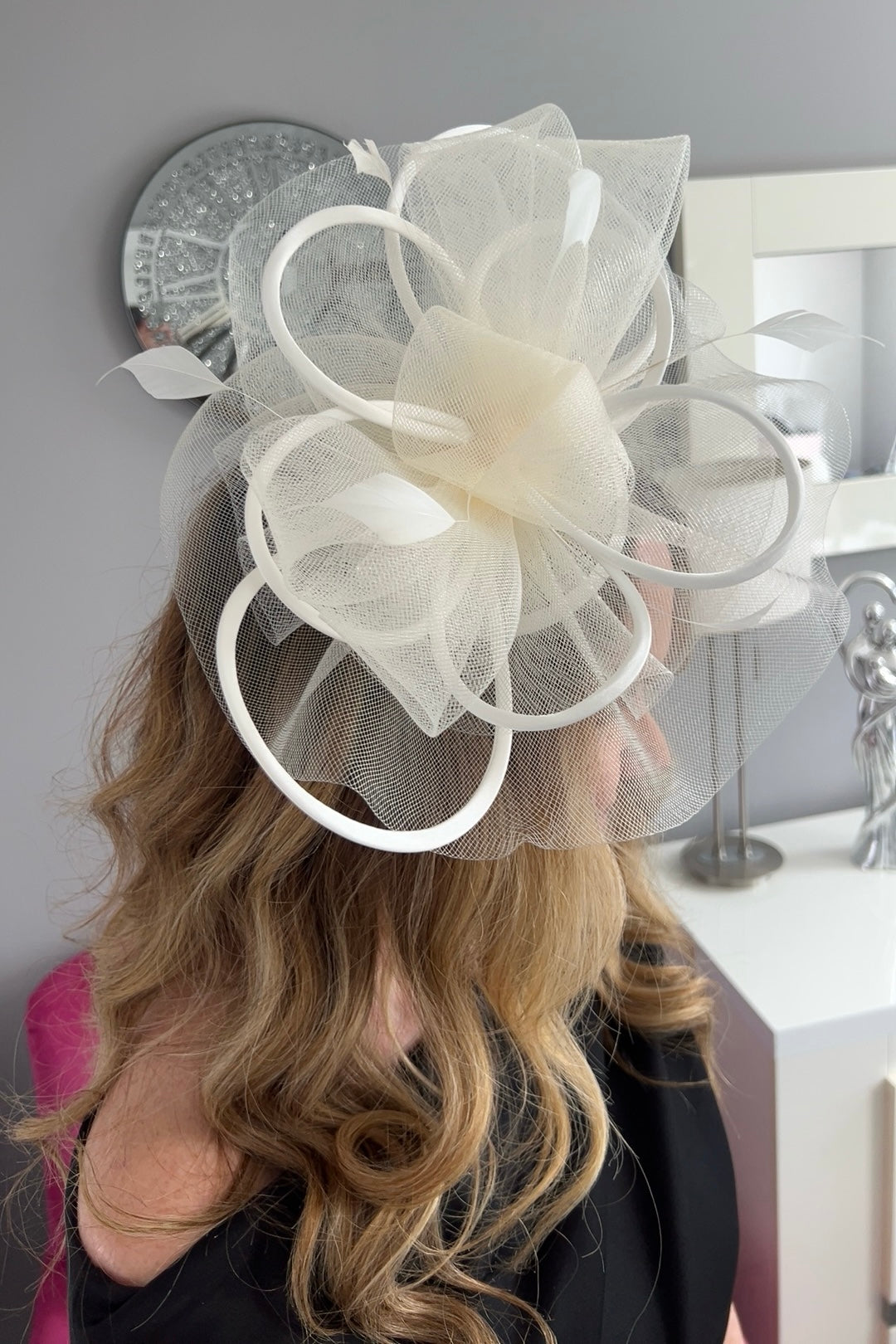 Alexis Ivory Veil & Loop Fascinator