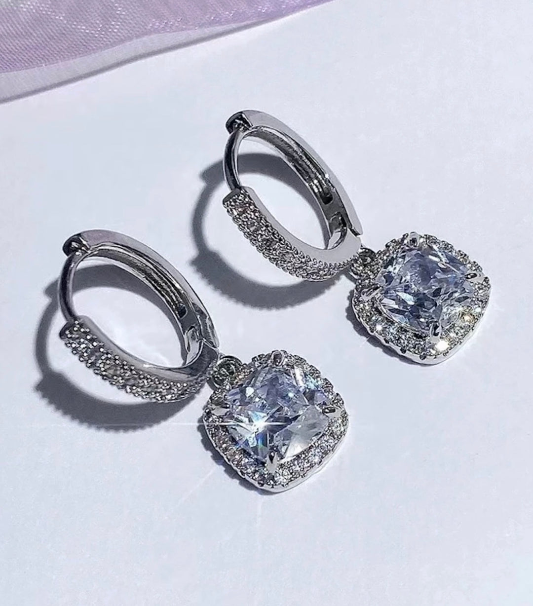 Small Shimmering Cubic Zirconia Inlaid Pendant Dangly Earrings
