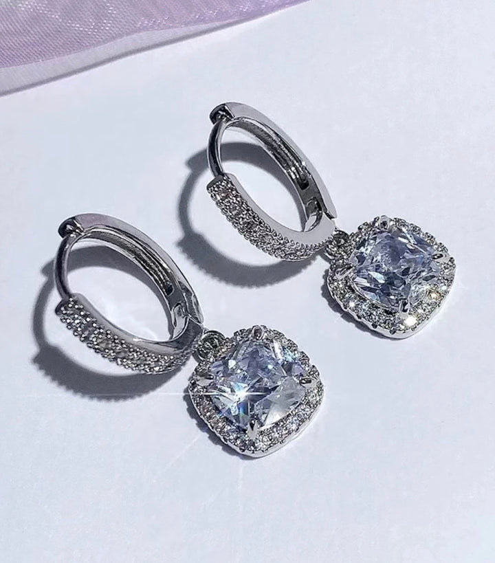 Small Shimmering Cubic Zirconia Inlaid Pendant Dangly Earrings