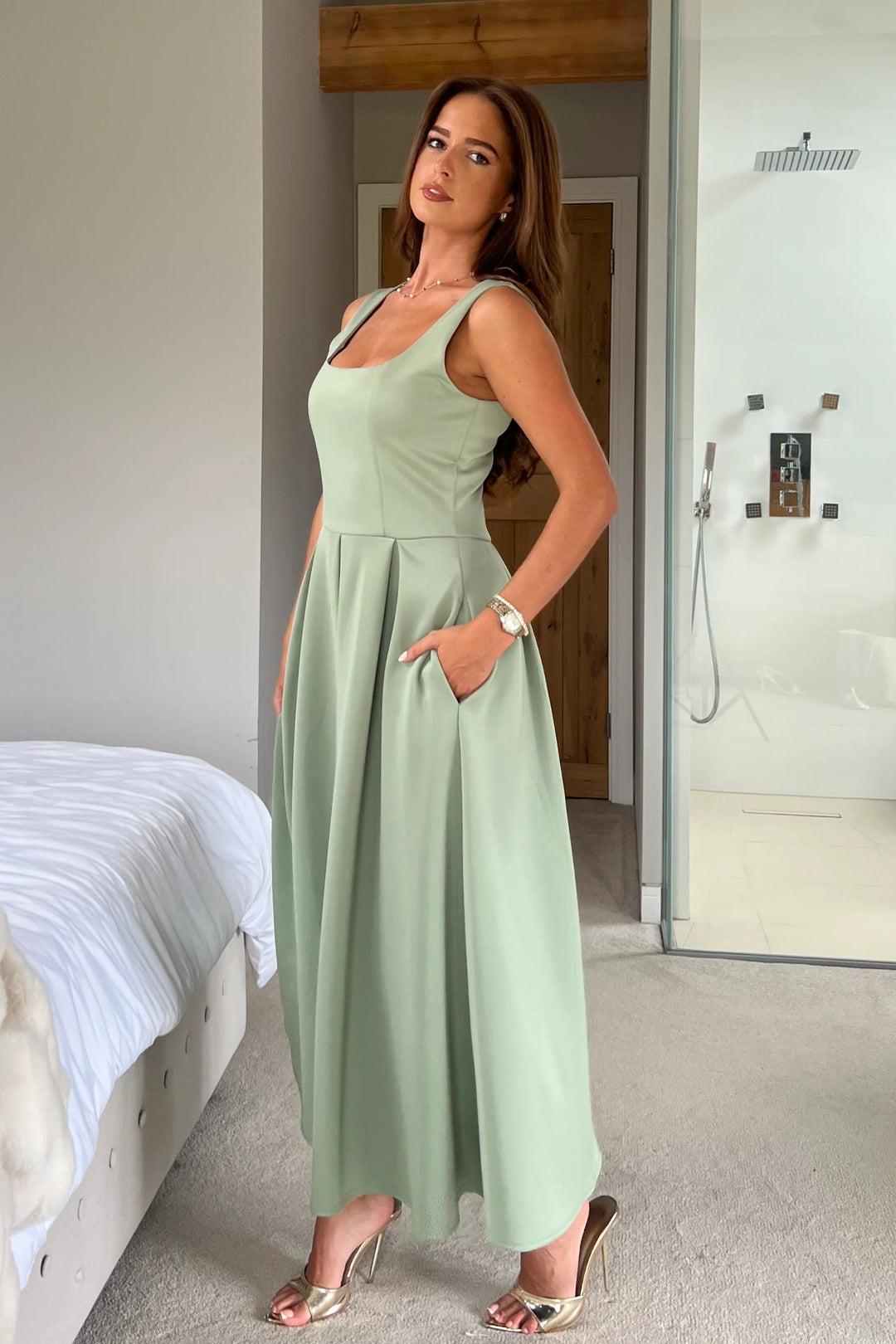 Erica Sage Square Neck Sleeveless Pleated Midi Dress