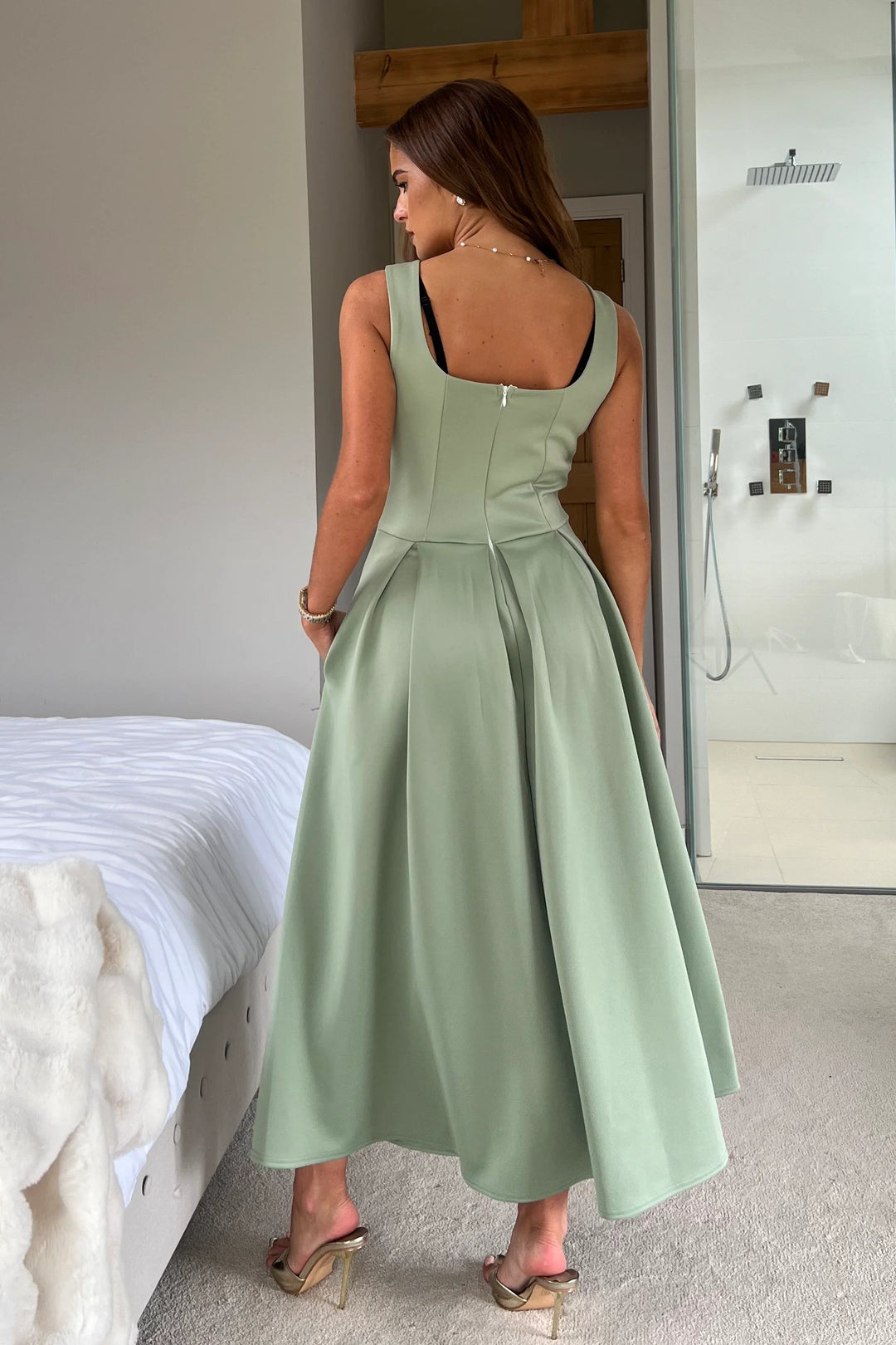 Erica Sage Square Neck Sleeveless Pleated Midi Dress